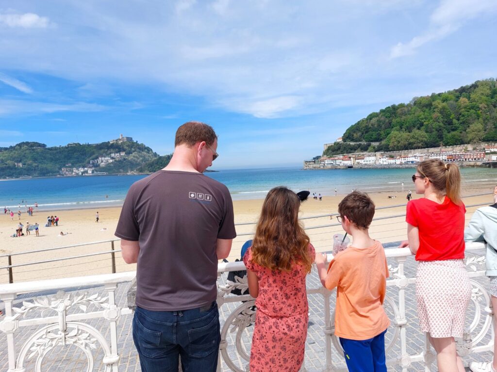 San Sebastian mit Kindern