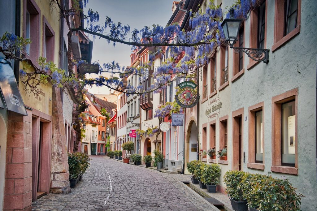 alley