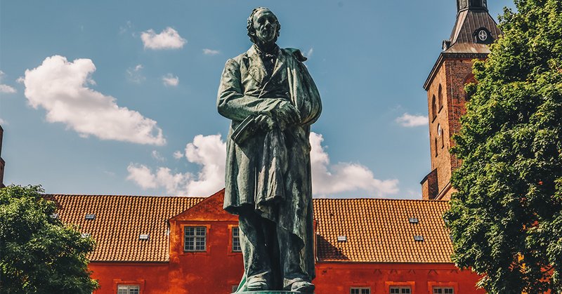 Andersen sculpture by Louis Hasselriis-800px