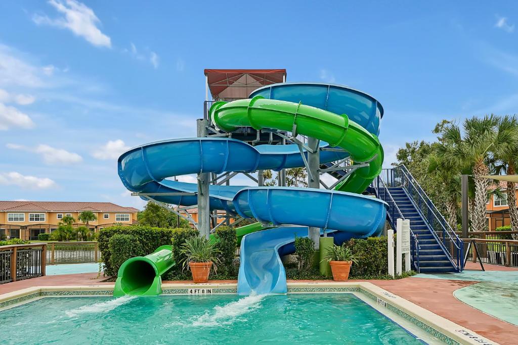 Regal Oaks Resort