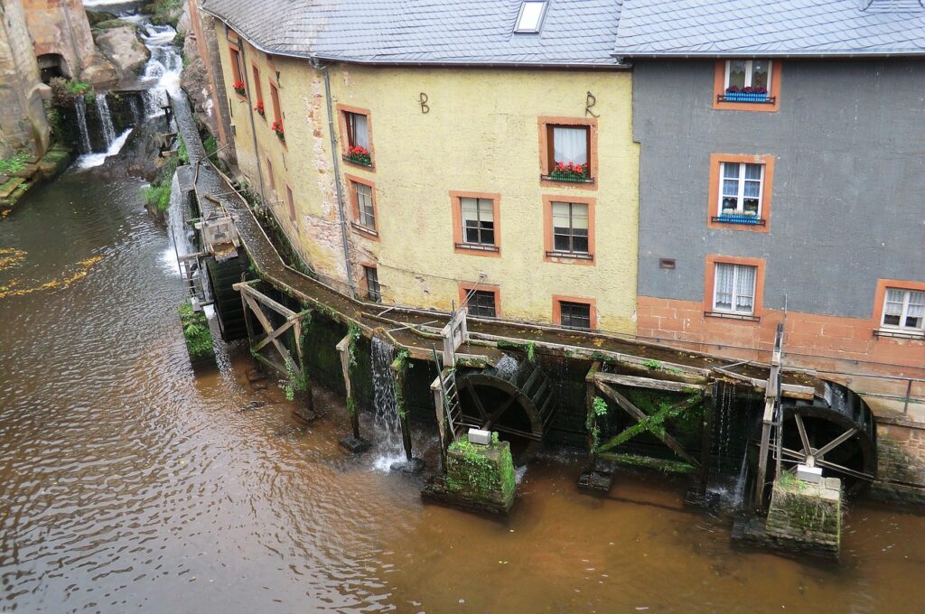 Saarburg mit Kindern