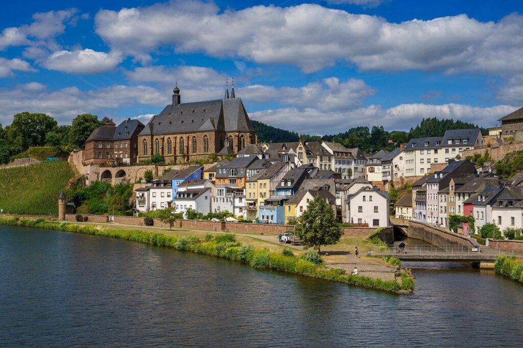 Saarburg mit Kindern